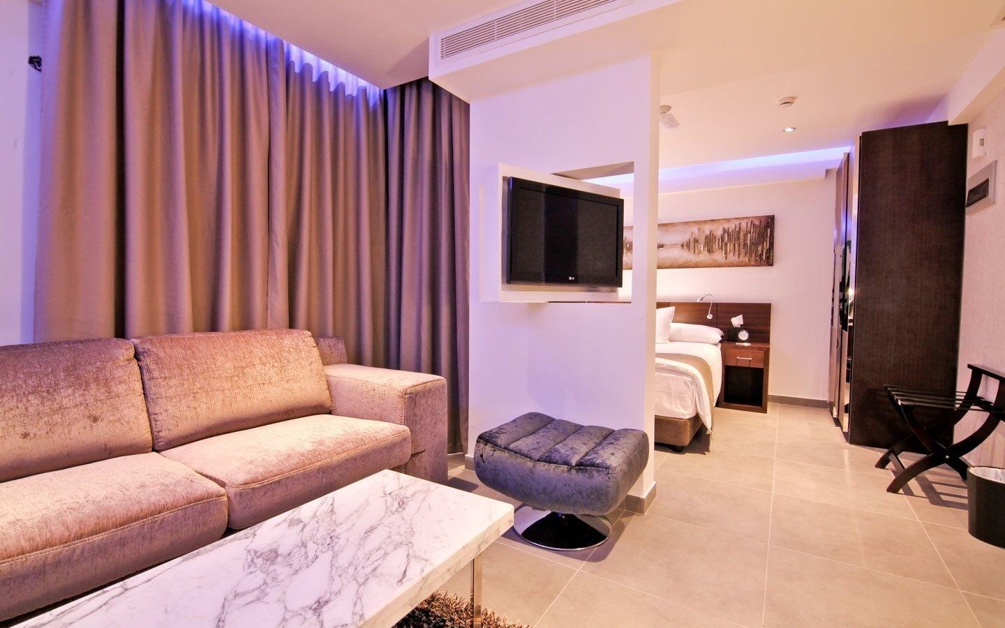 Achilleos Hotel
