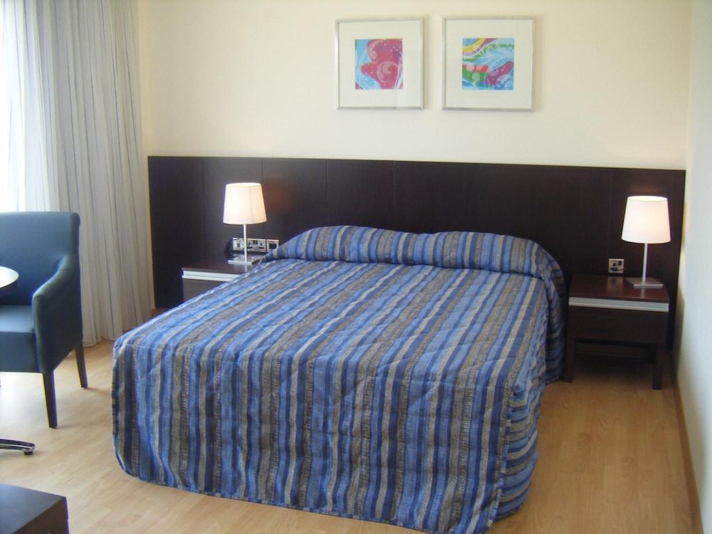 Crown Henipa Hotel