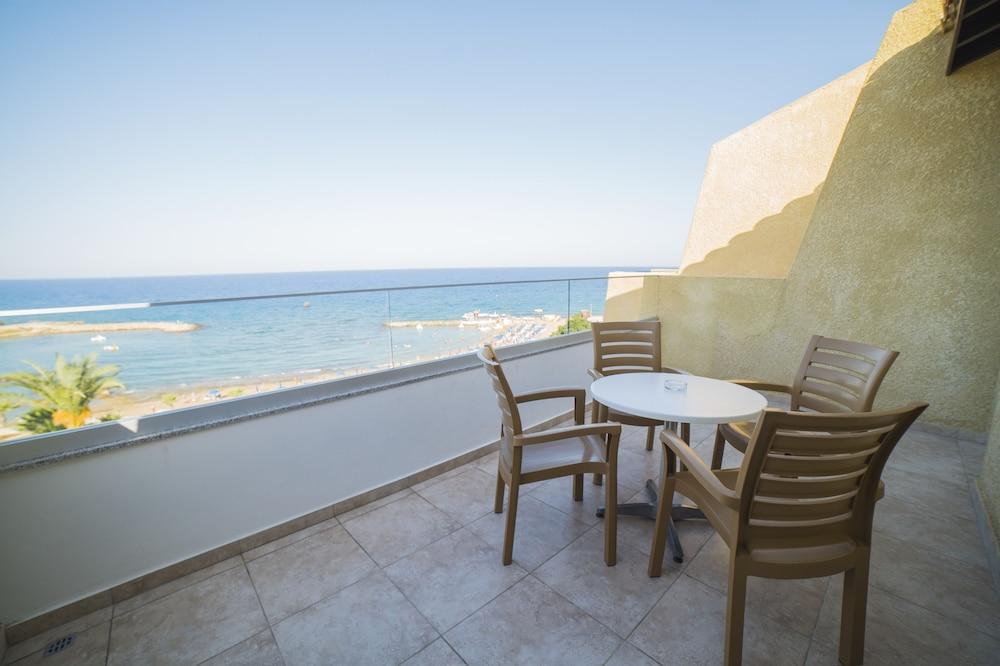 Aparthotel Myroandrou 3*
