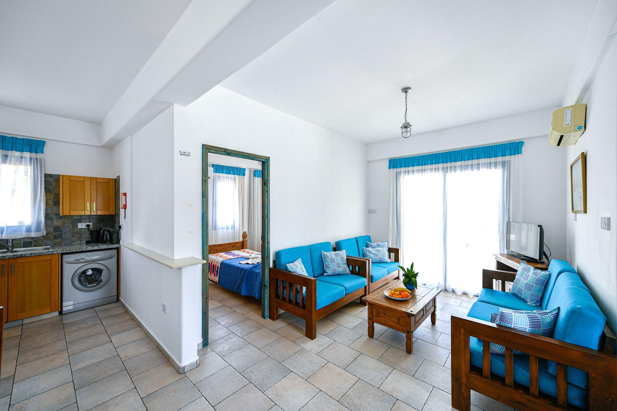 Sanders Azzurro Villa Paphos