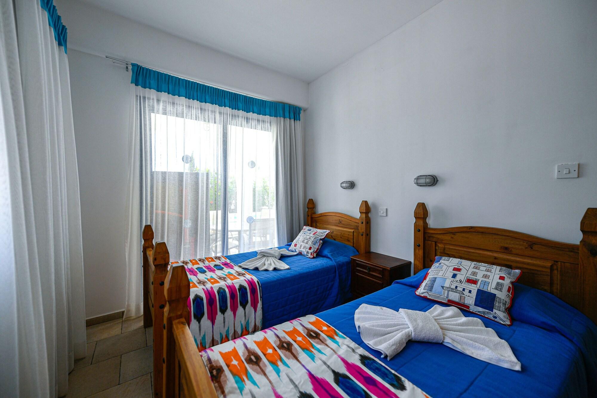 Sanders Azzurro * Paphos