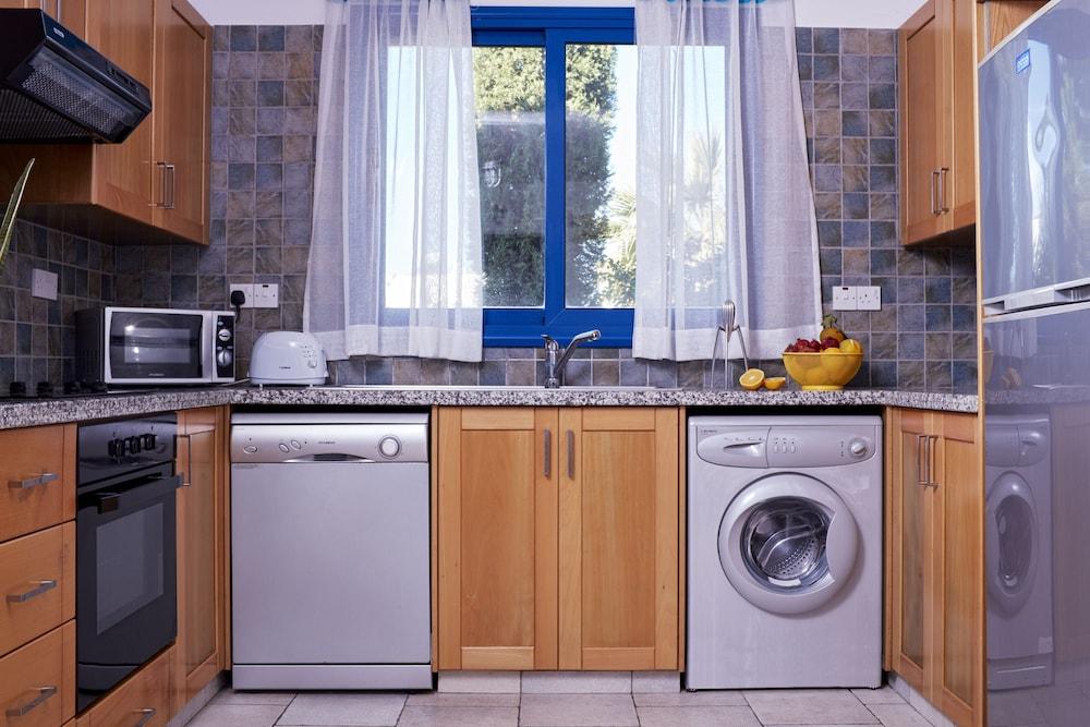 Sanders Azzurro Villa *