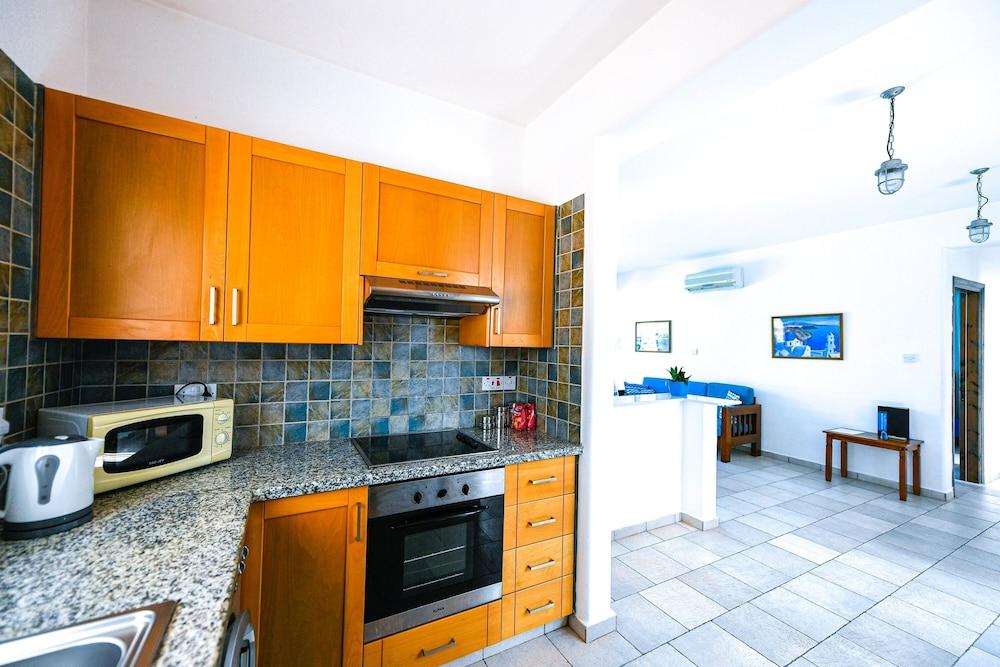 Sanders Azzurro Villa Paphos