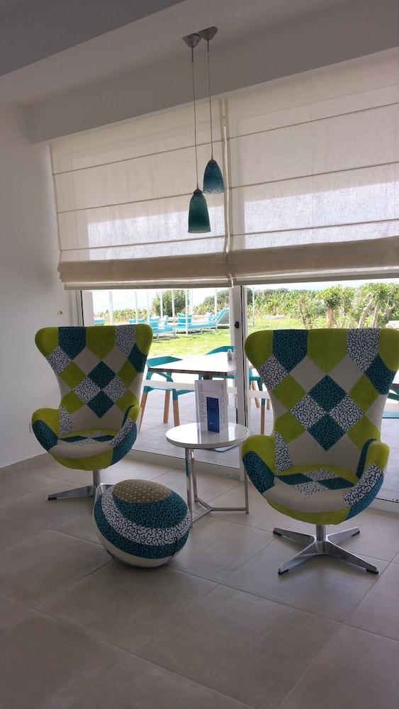 Marica's Boutique Aparthotel Kissonerga