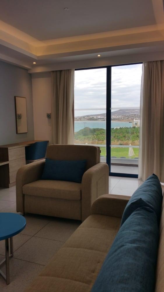 Marica's Boutique Aparthotel Kissonerga