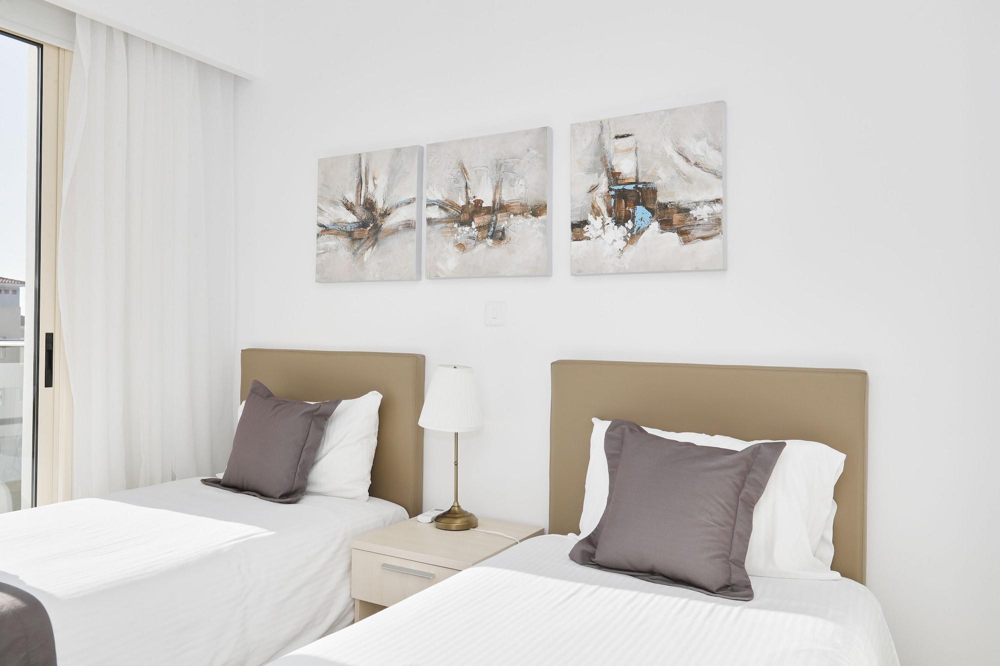 Elysia Park Aparthotel 4*