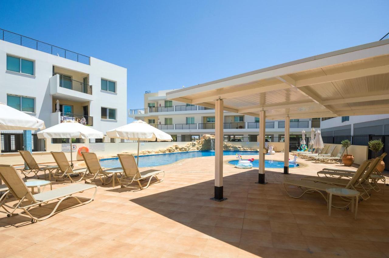 Sea View Apt*spacious Balcony*200m To The Apartment Paralimni