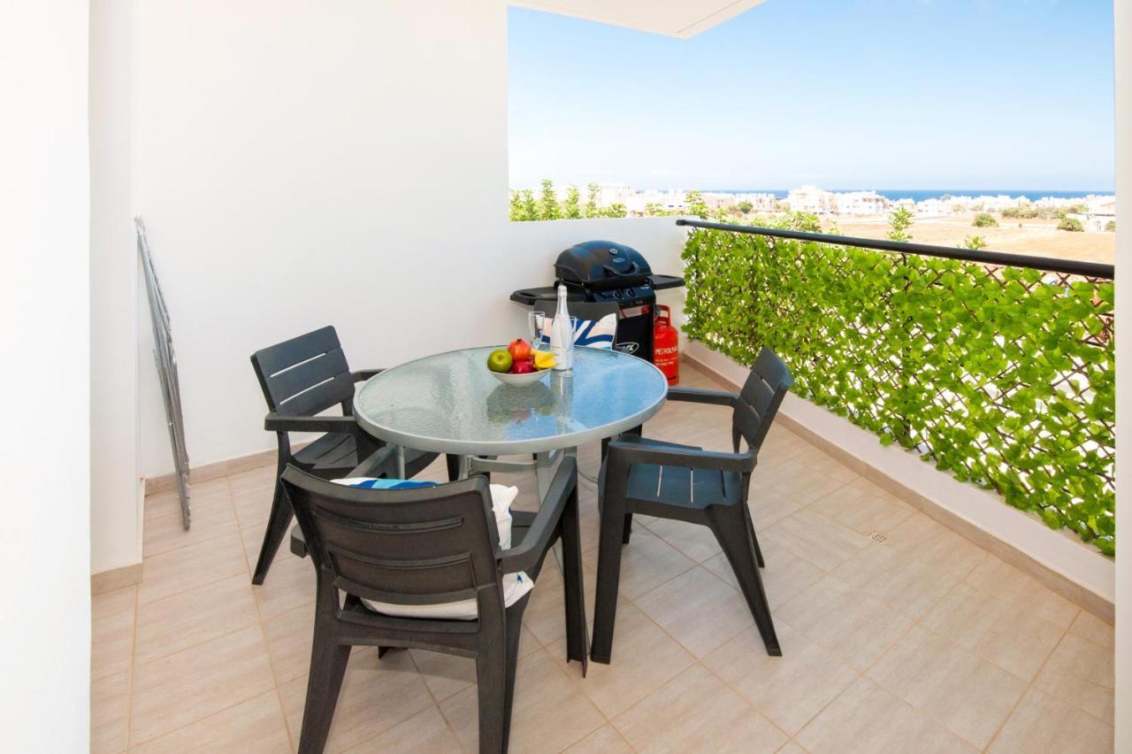 Sea View Apt*spacious Balcony*200m To The * Paralimni