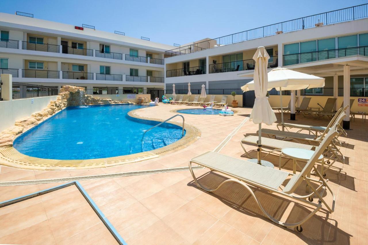 Sea View Apt*spacious Balcony*200m To The Apartment *