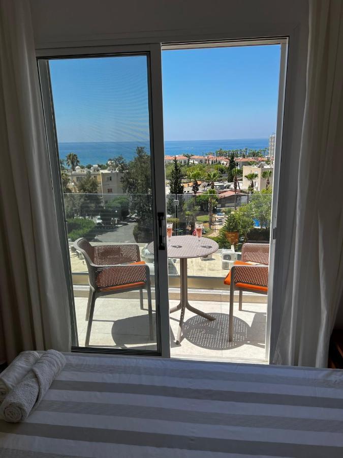 Door Getaway Apartment