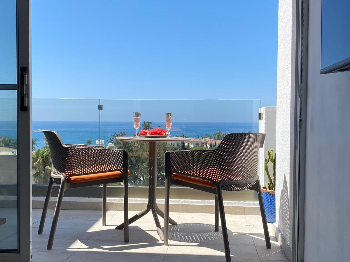 Door Getaway Apartment