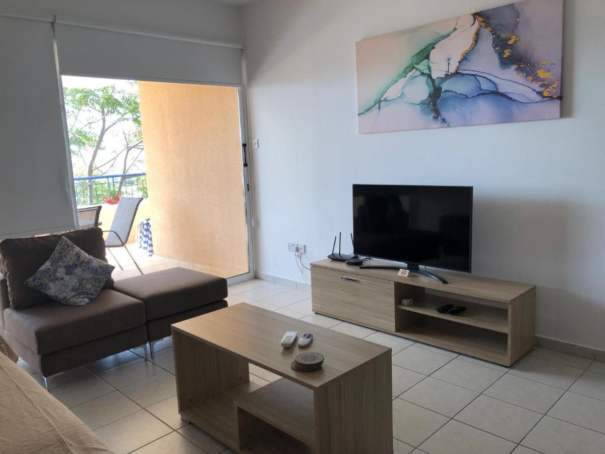 Kings Palace - Spacious 2-bed With Sea Views And Large Patio Apartamento Paphos