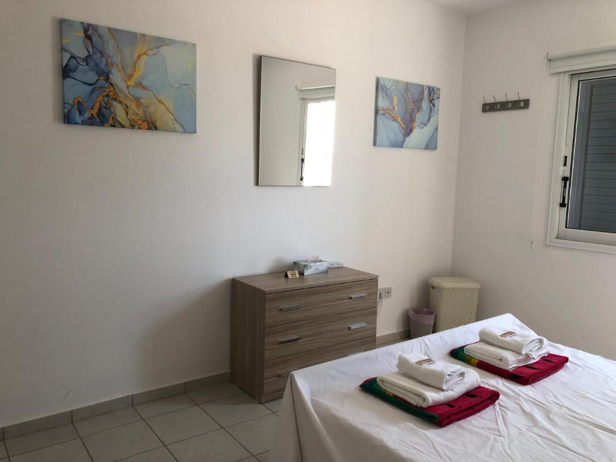 Kings Palace - Spacious 2-bed With Sea Views And Large Patio Apartamento