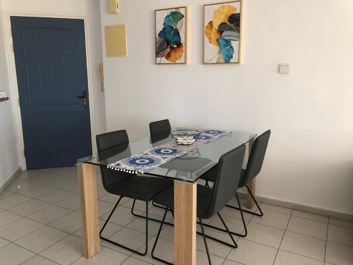 Kings Palace - Spacious 2-bed With Sea Views And Large Patio Apartamento