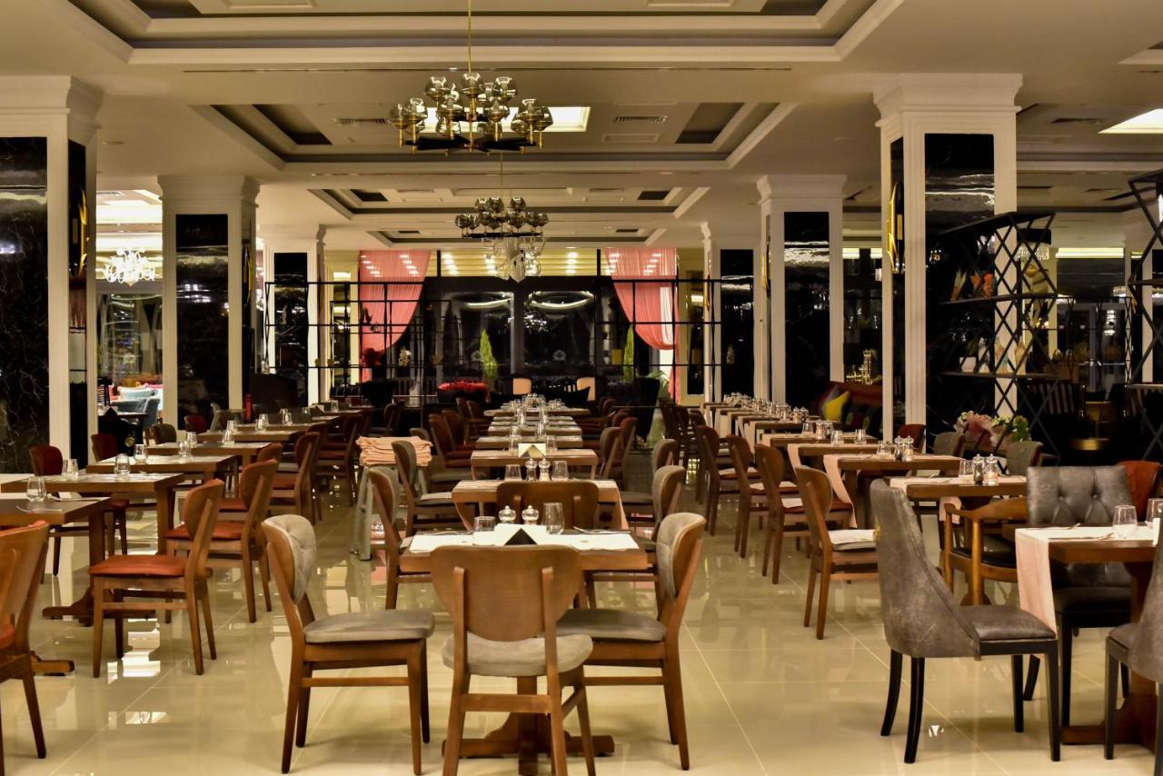 Mc Palace & Convention *