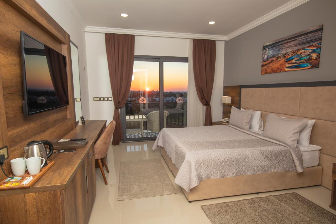 Mc Palace & Convention Hotel *