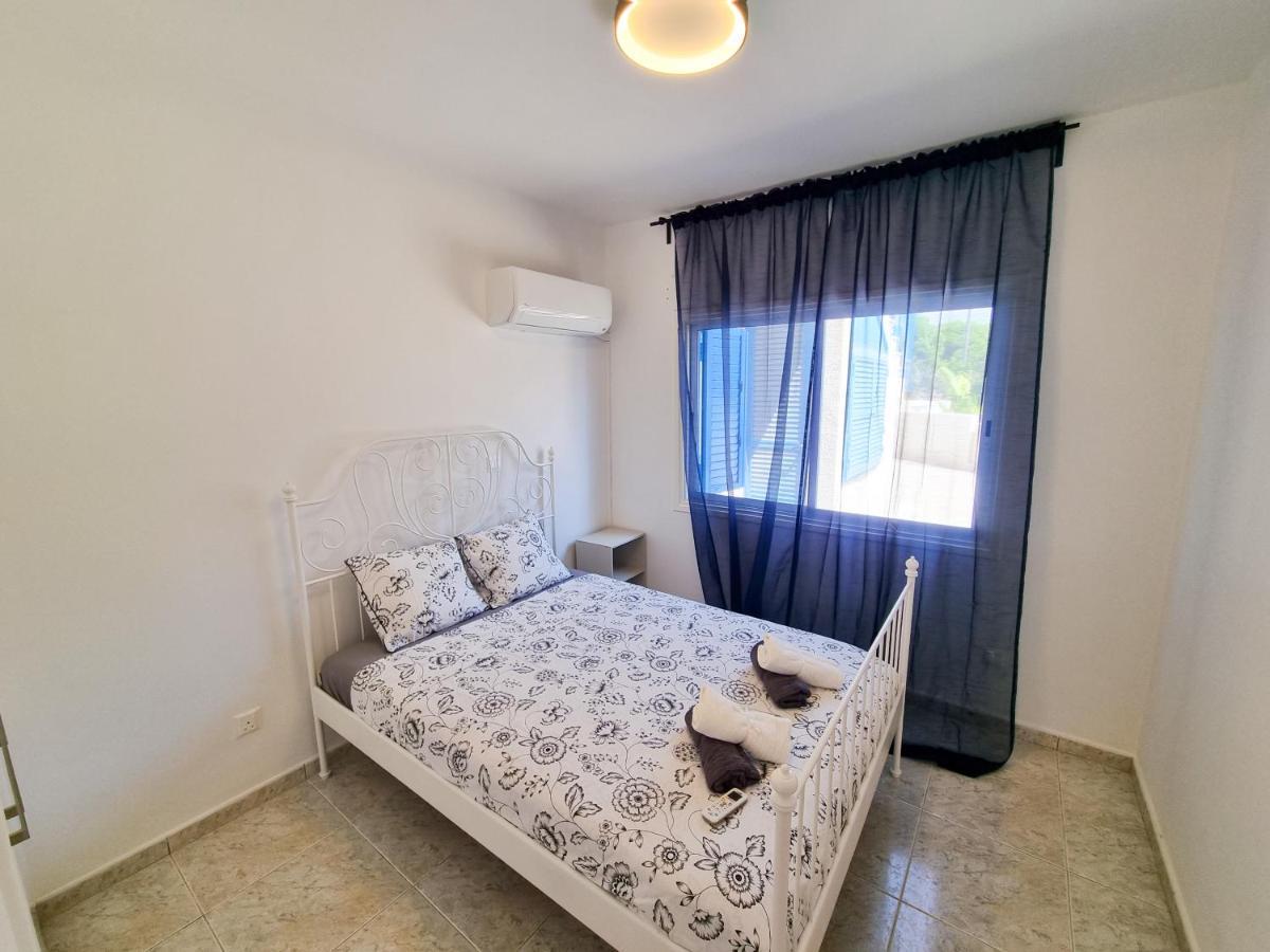 Vibes Beachfront Apartment *