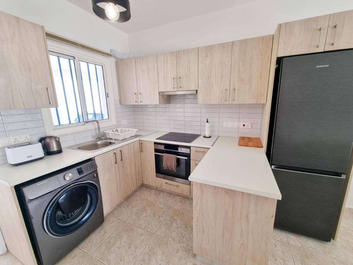 Vibes Beachfront Apartment Pyla