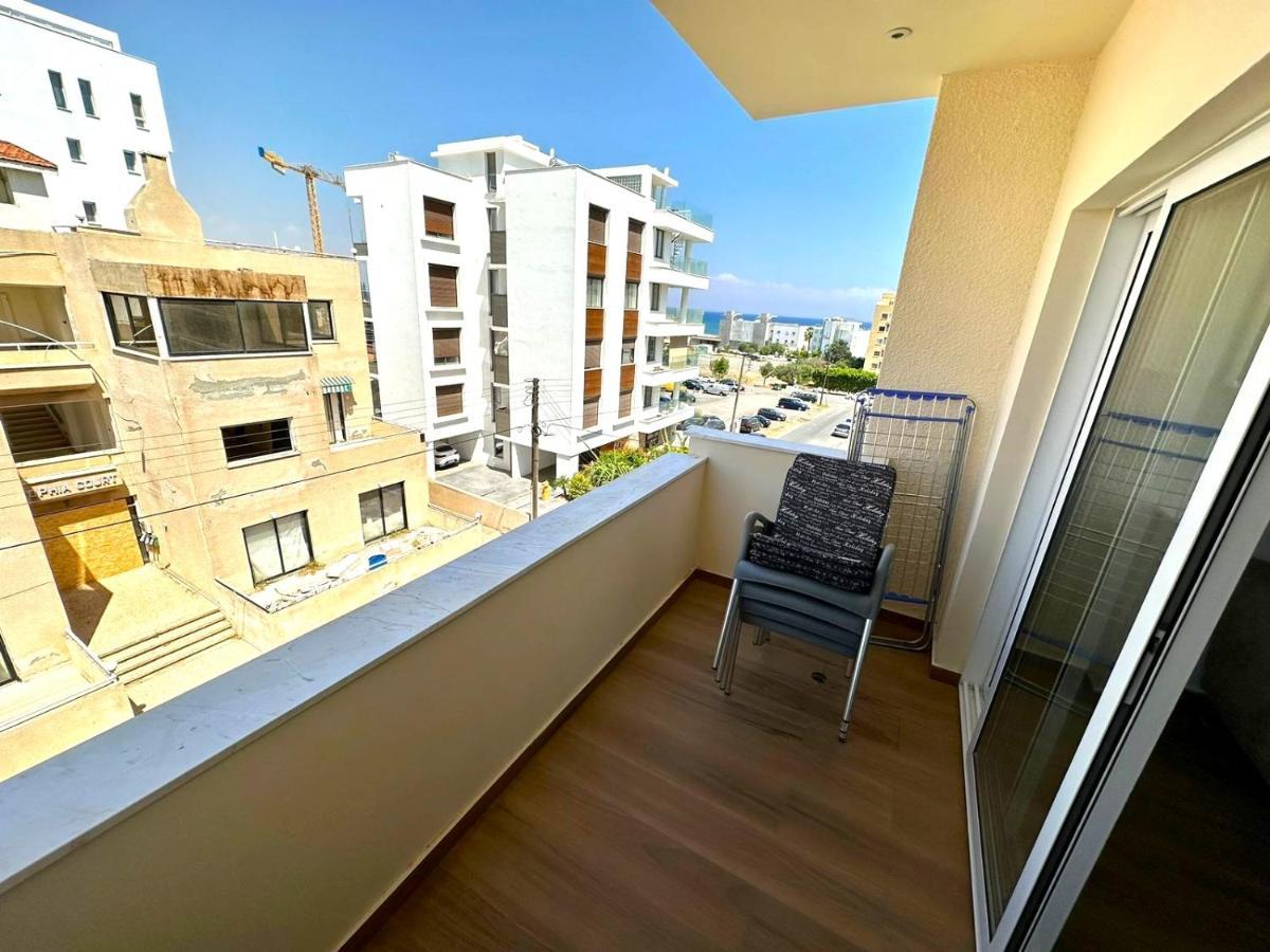 Sea View - 2 Min Walk To The & 200 Mbit Highspeed Internet Larnaca