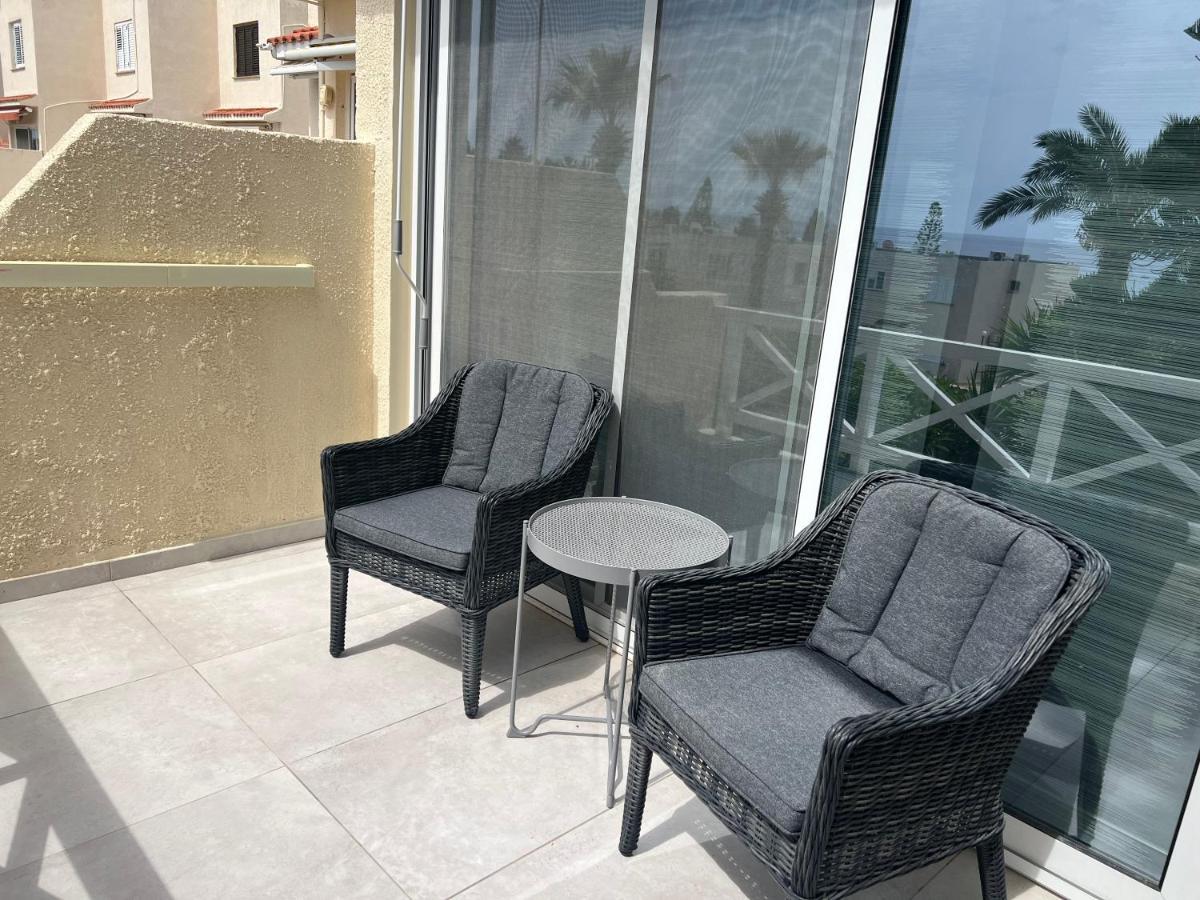 Modern Seaview Townhouse In Coral Bay (adults Only) Apartment *