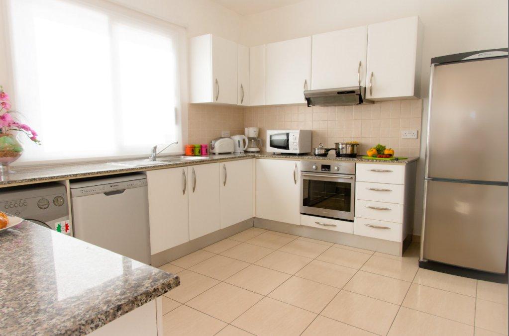 Lp Villa Peyia