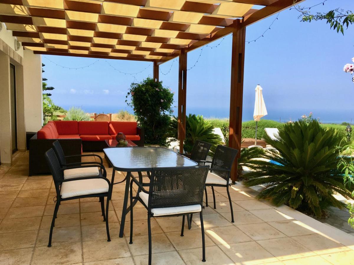 Panorama - Stunning Views In With Hot Tub, Pool, Garden * Kouklia