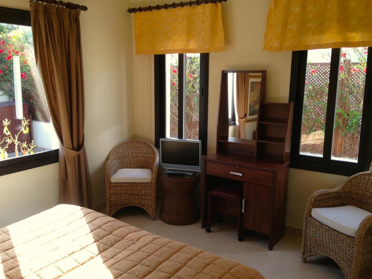 Panorama - Stunning Views In With Hot Tub, Pool, Garden *