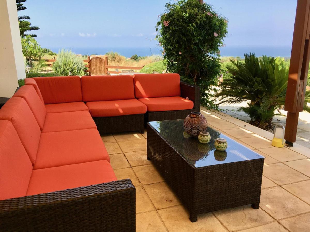 Panorama - Stunning Views In With Hot Tub, Pool, Garden * Kouklia