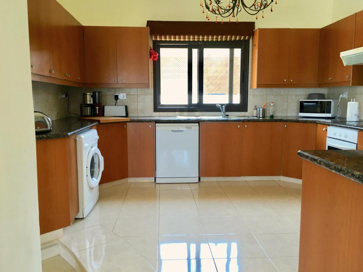 Villa Panorama - Stunning Views In With Hot Tub, Pool, Garden *