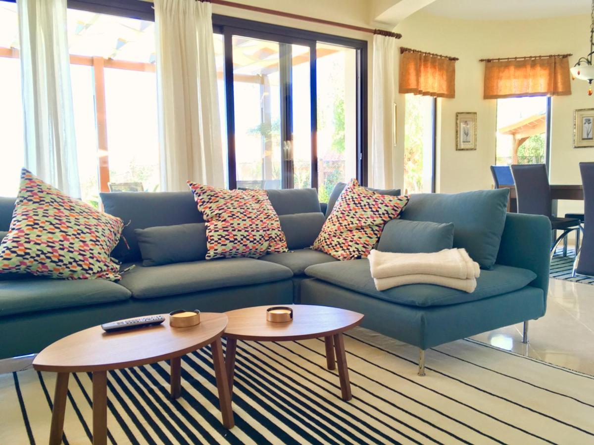 Panorama - Stunning Views In With Hot Tub, Pool, Garden Kouklia