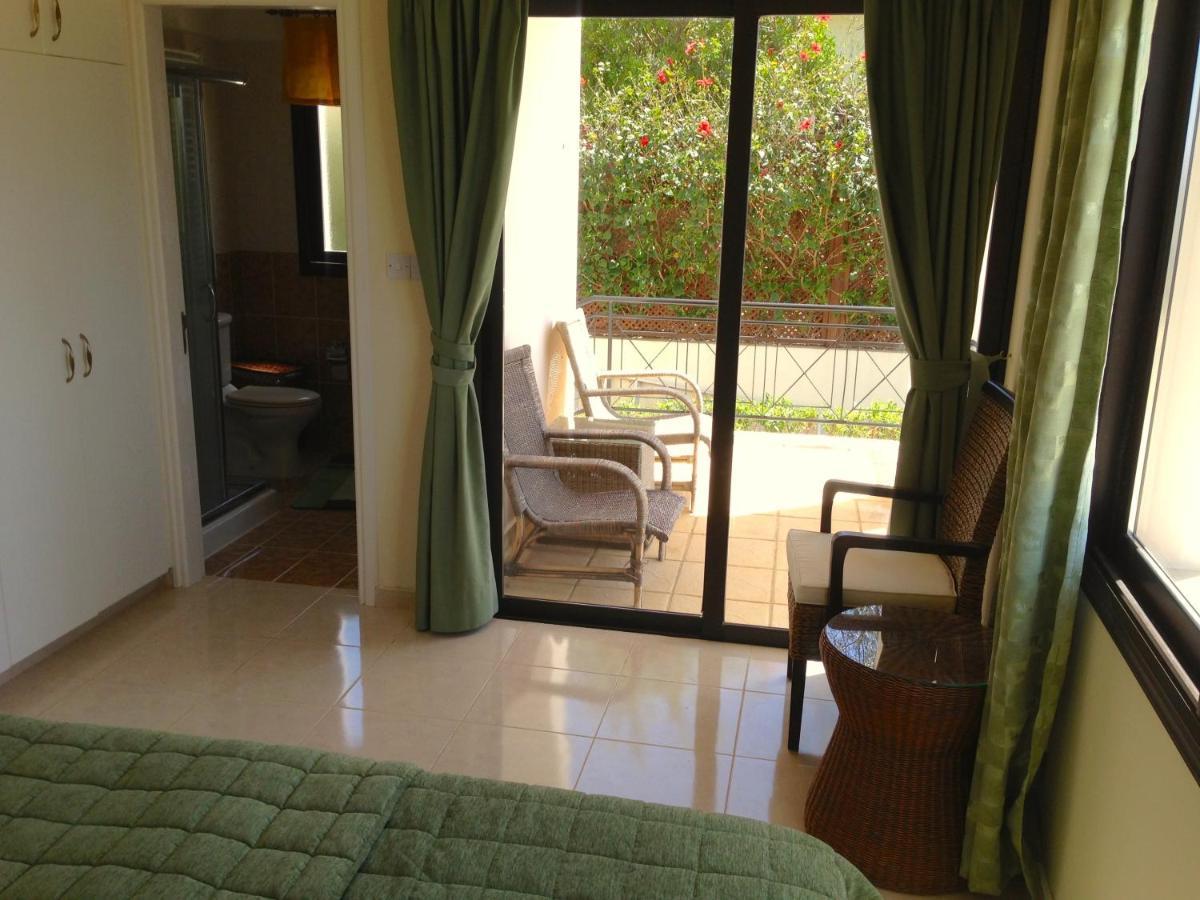 Panorama - Stunning Views In With Hot Tub, Pool, Garden Villa