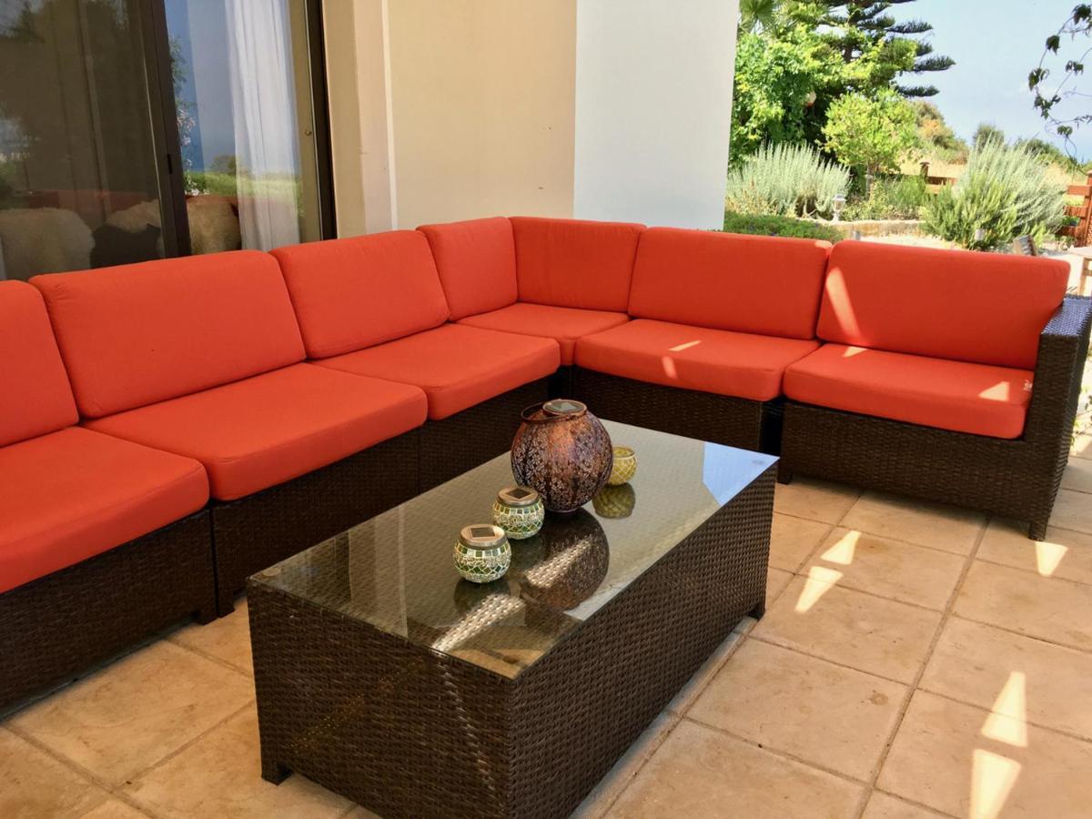 Villa Panorama - Stunning Views In With Hot Tub, Pool, Garden Kouklia