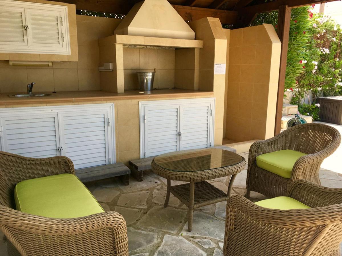 Panorama - Stunning Views In With Hot Tub, Pool, Garden * Kouklia