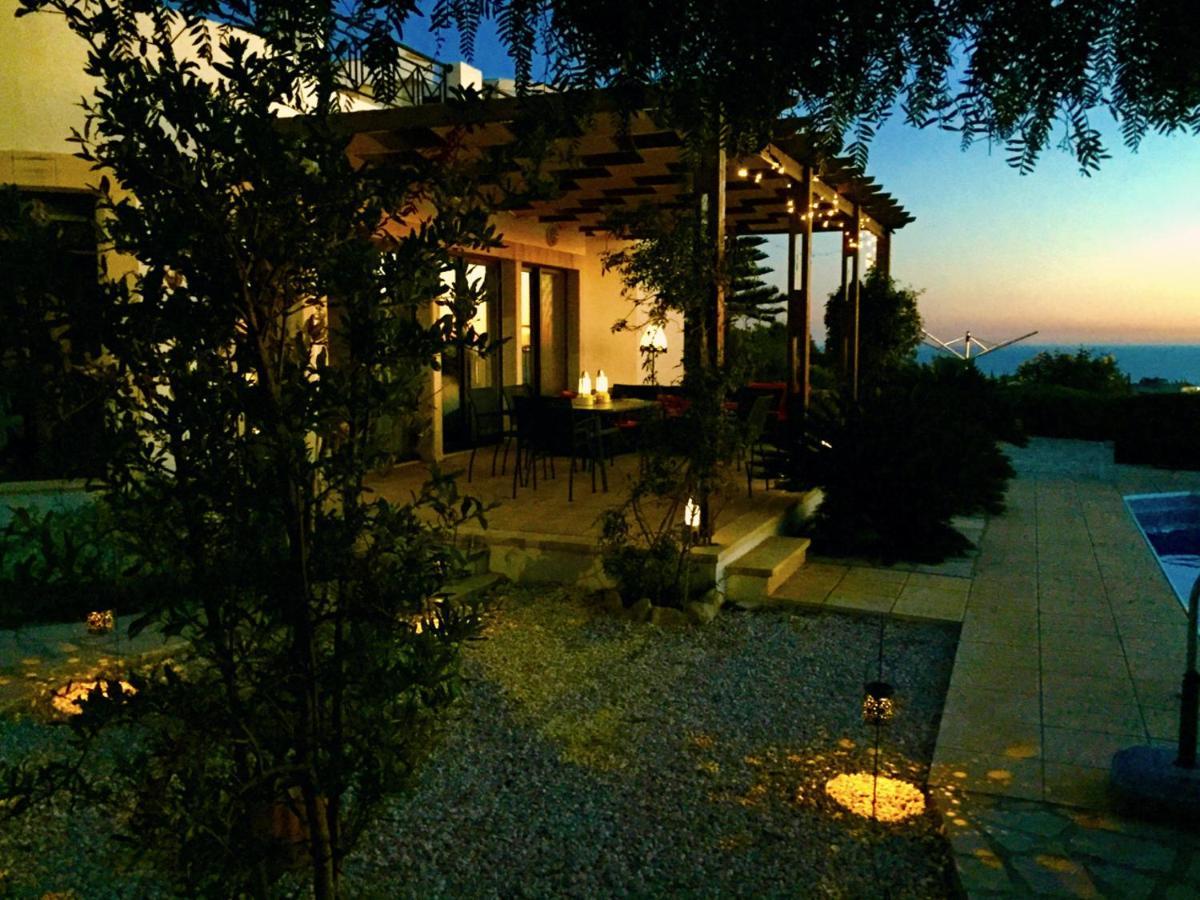 Panorama - Stunning Views In With Hot Tub, Pool, Garden Kouklia