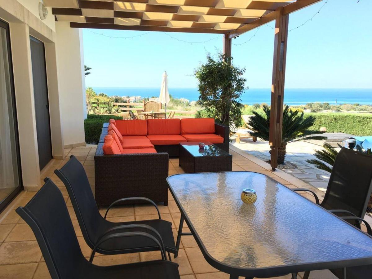 Panorama - Stunning Views In With Hot Tub, Pool, Garden