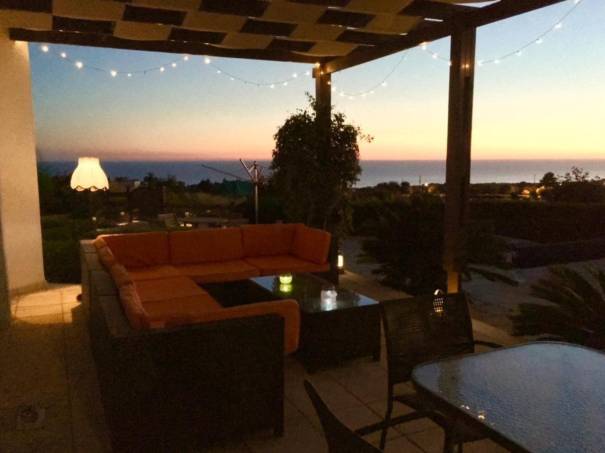 Panorama - Stunning Views In With Hot Tub, Pool, Garden Kouklia