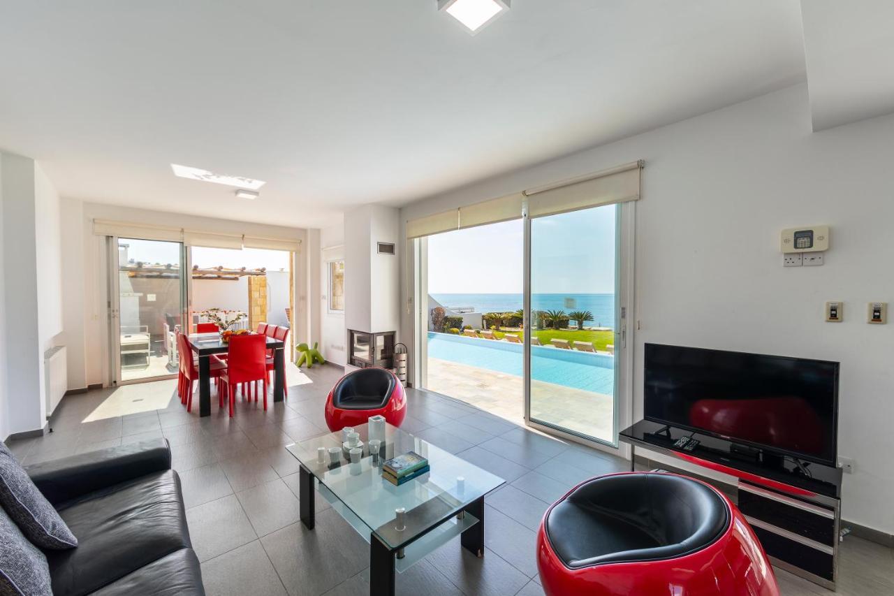 Blue Coral Villas: Exclusive Oceanfront Retreat Pousada *