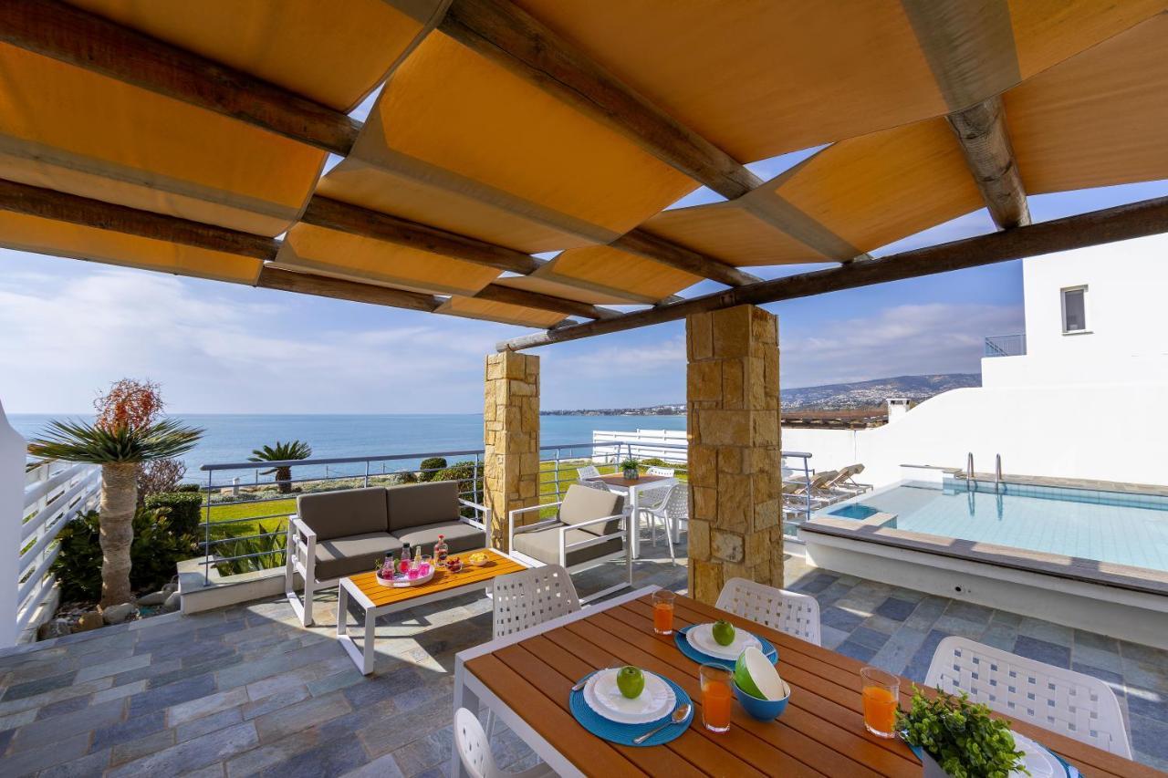 Blue Coral Villas: Exclusive Oceanfront Retreat Pousada