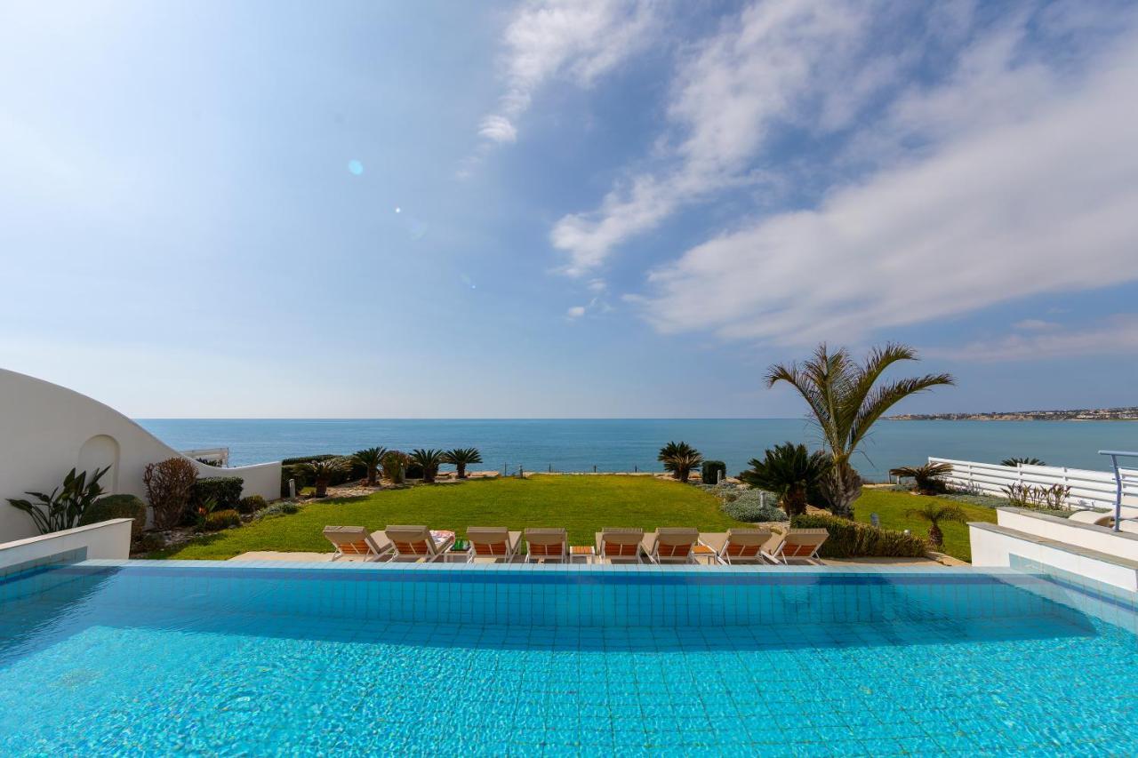 Pousada Blue Coral Villas: Exclusive Oceanfront Retreat *