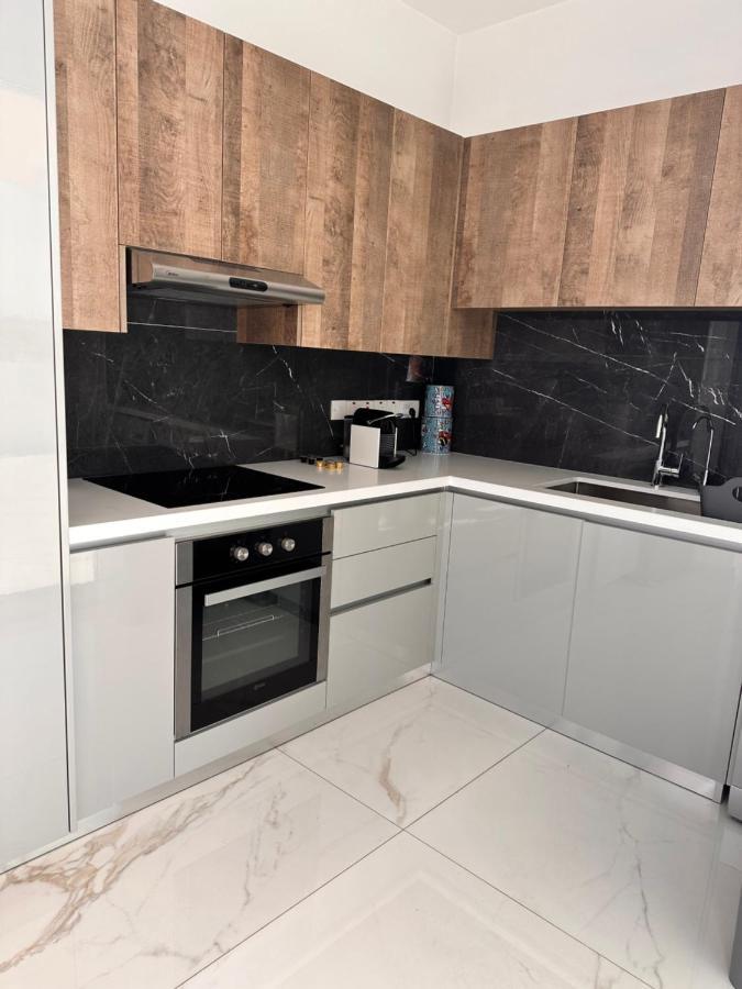 Luxury Penthouse-panoramic View-near Unic Apartment