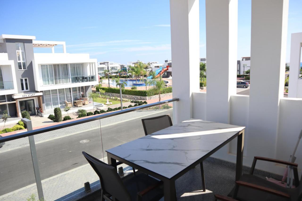 Luxury Four Seasons Life Sea Front 2+1 Appartement Boghaz