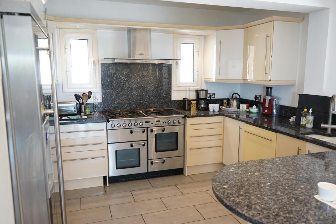 Oceana - With Private Pool And Gardens * Peyia