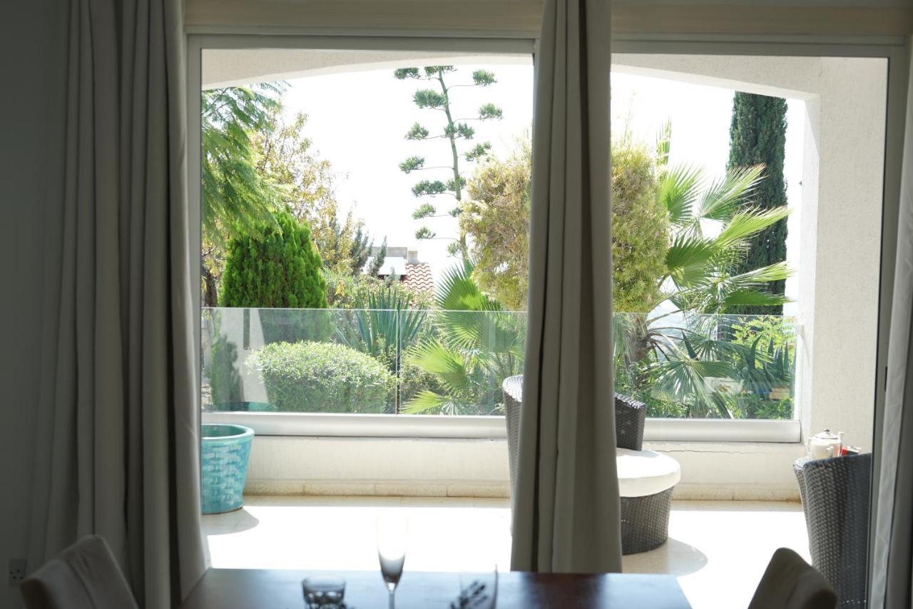 Oceana - With Private Pool And Gardens * Peyia