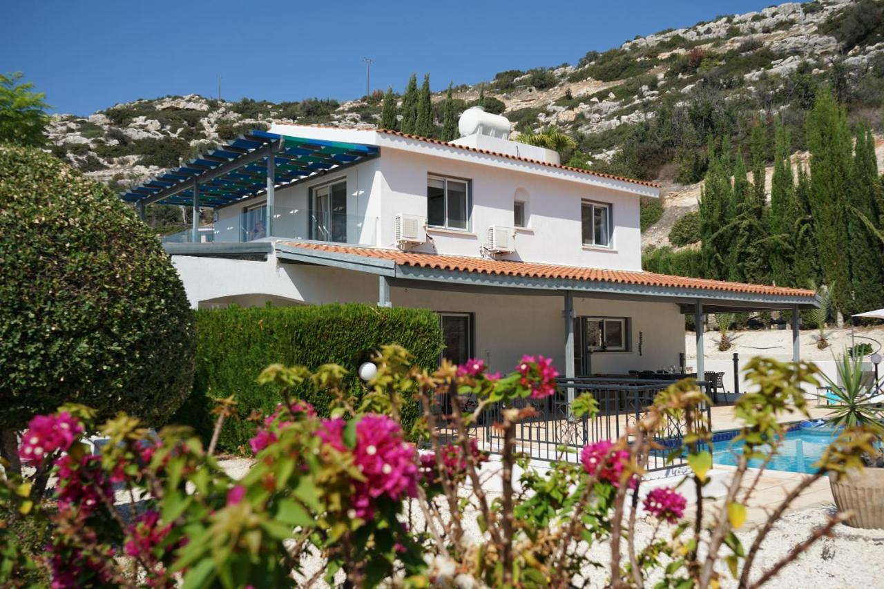 Villa Oceana - With Private Pool And Gardens