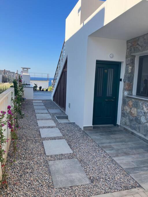 Med Privat Saltvannsbasseng Pa Dejablue * Kalogrea