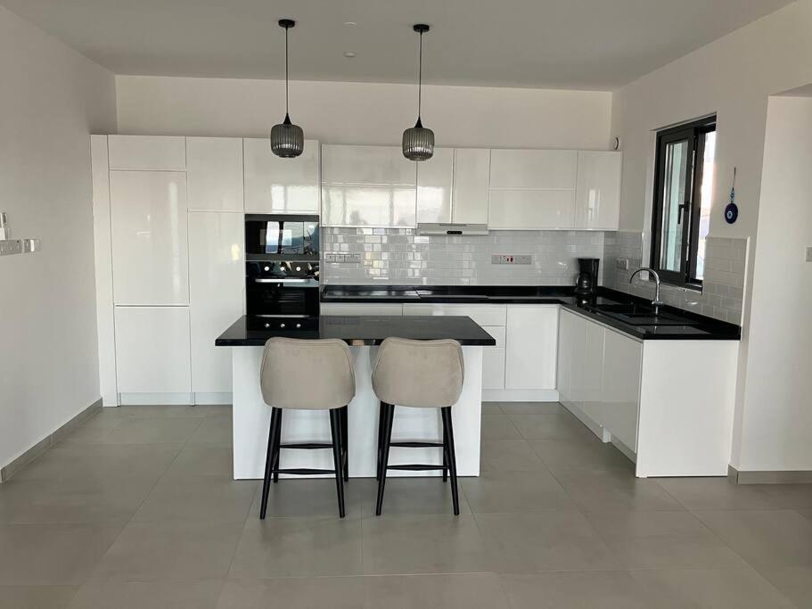 Villa Med Privat Saltvannsbasseng Pa Dejablue *