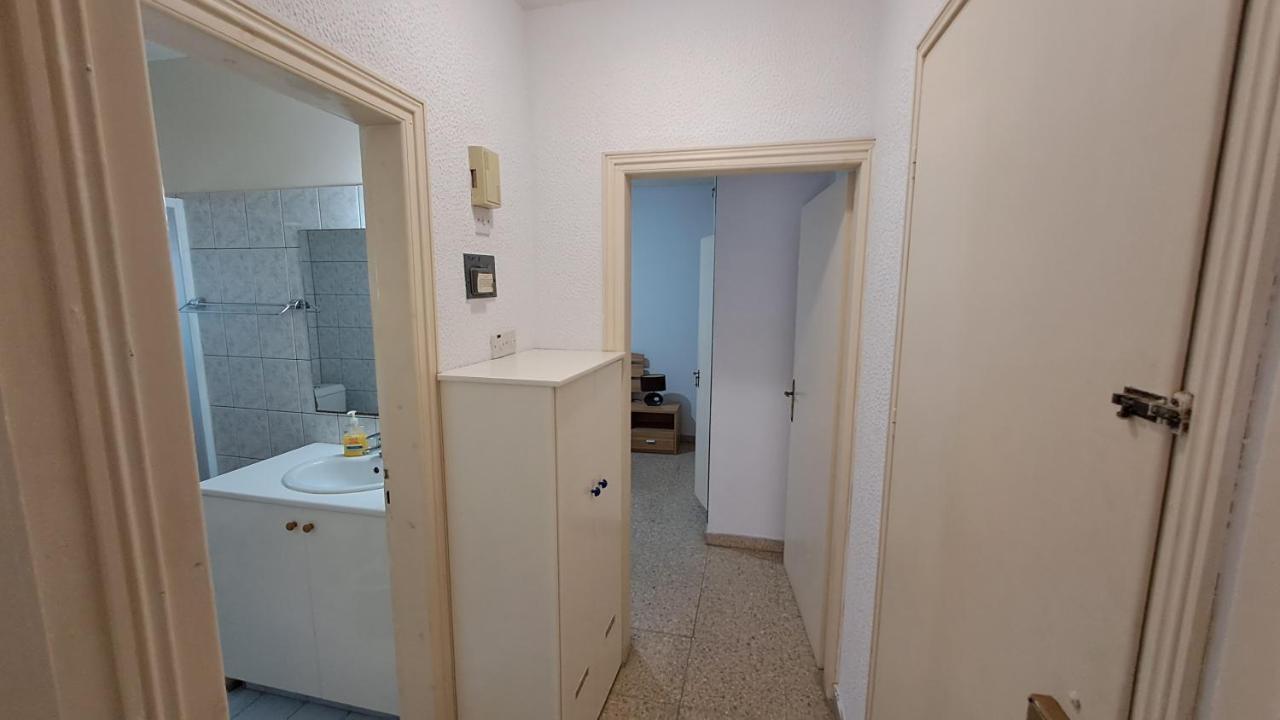 30meters From The Sea In Larnaca Apartment