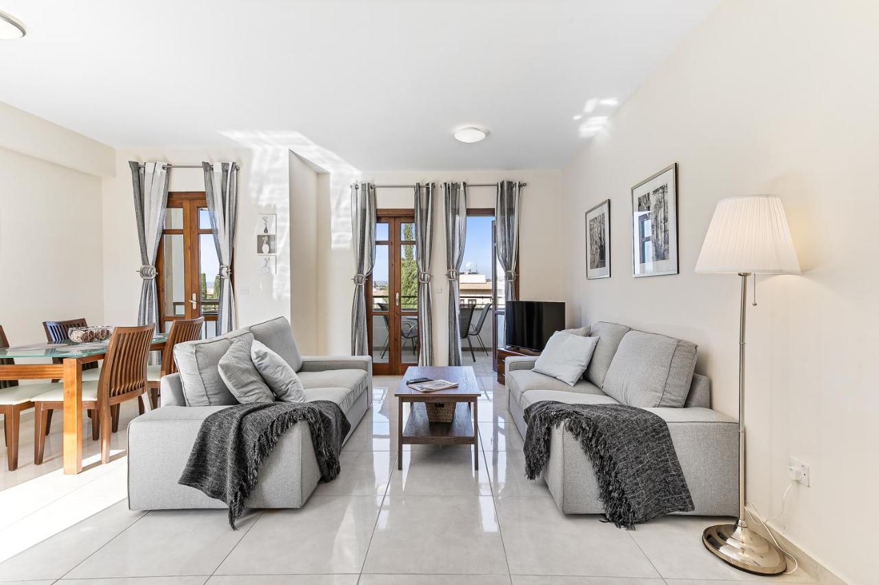 2 Bedroom Assia With Communal Pool, Aphrodite Hills Kouklia