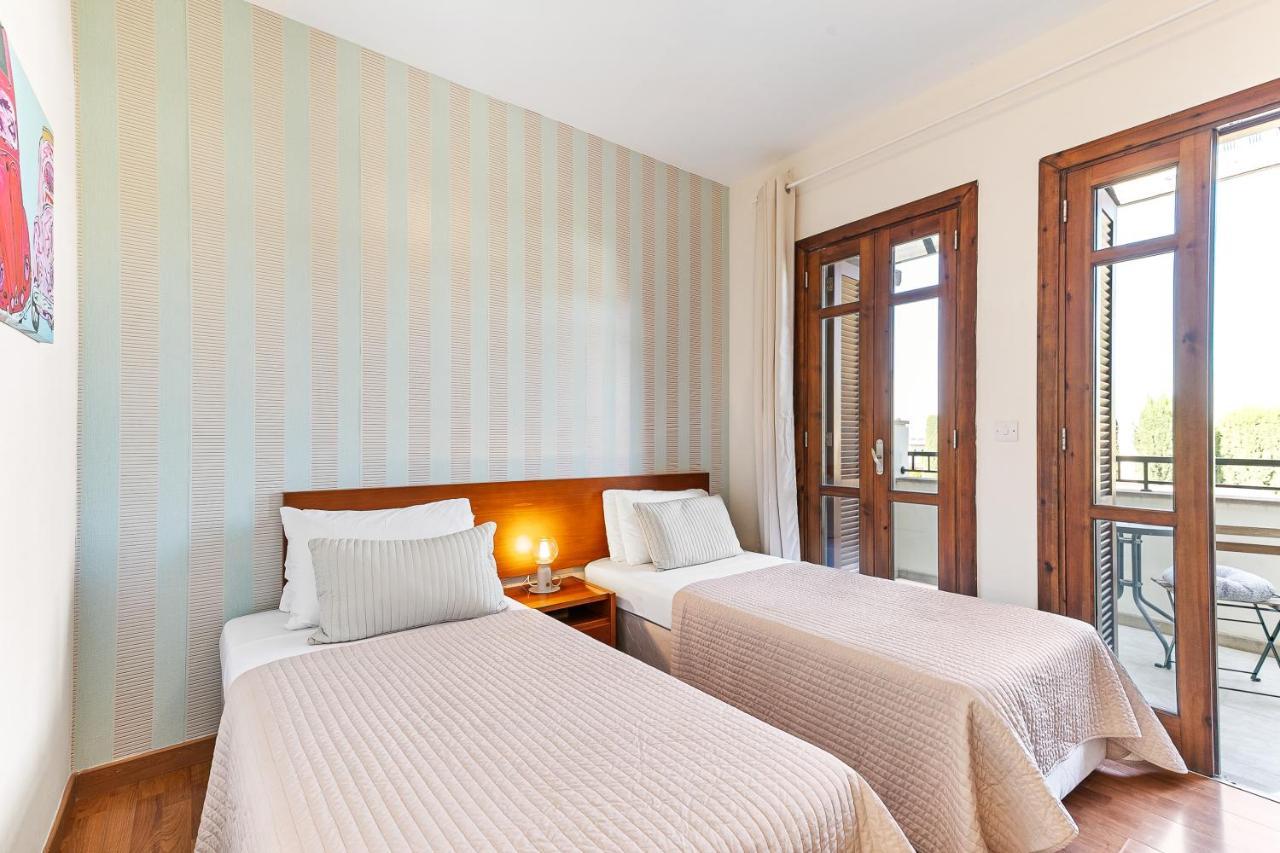 Apartment 2 Bedroom Assia With Communal Pool, Aphrodite Hills Kouklia