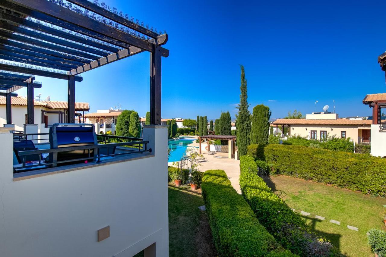 2 Bedroom Assia With Communal Pool, Aphrodite Hills Apartment Kouklia